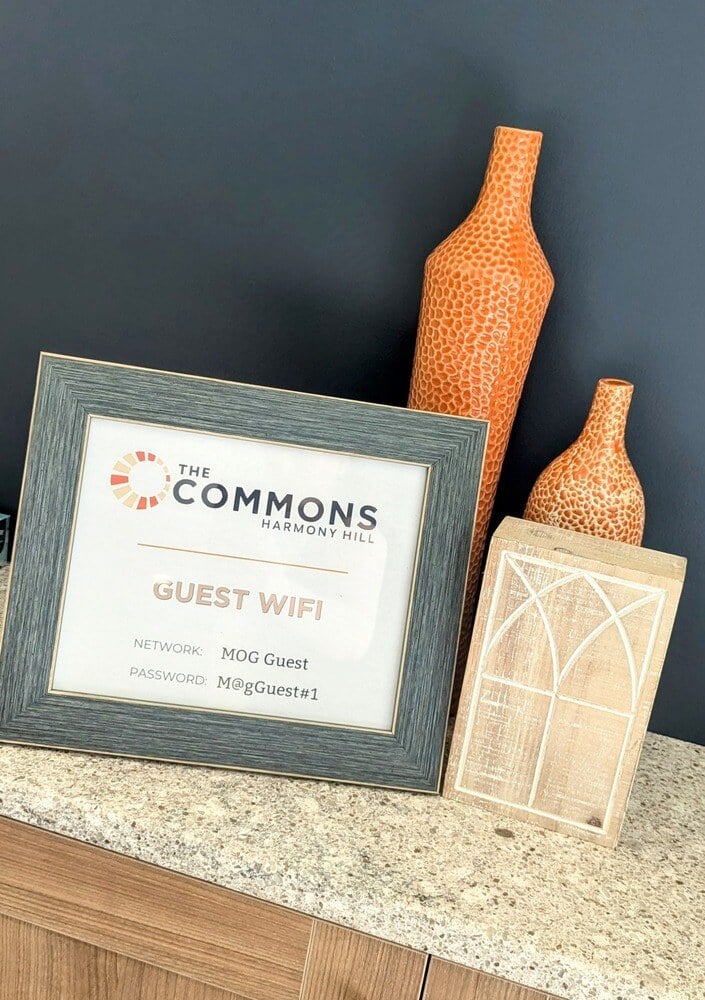 community room - wifi decor